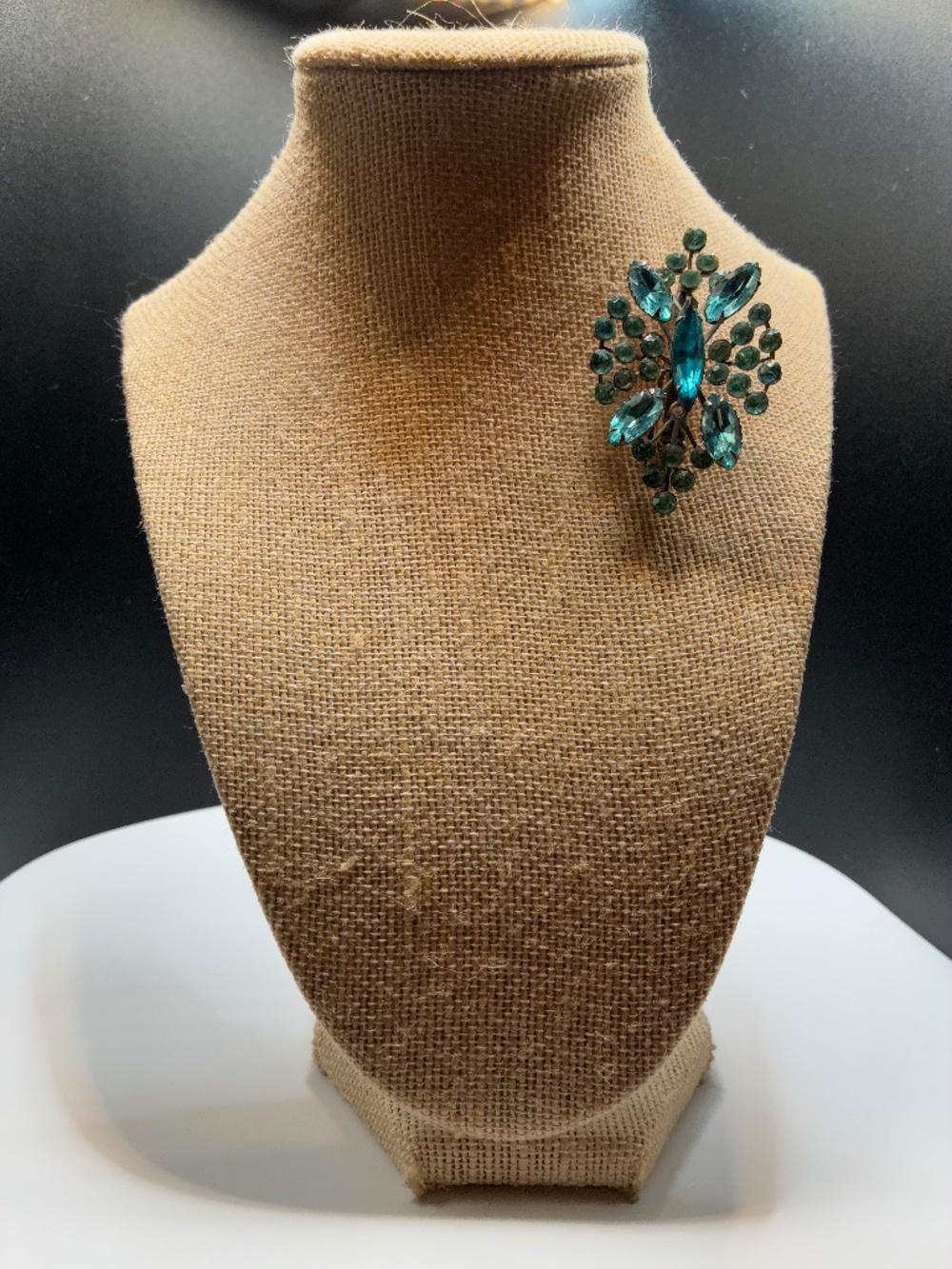 Vintage Sunburst Blue Teal rhinestone brooche